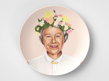 Elizabeth II // 10" Round Plate // Royal Gift Idea (Set: Set of 4)